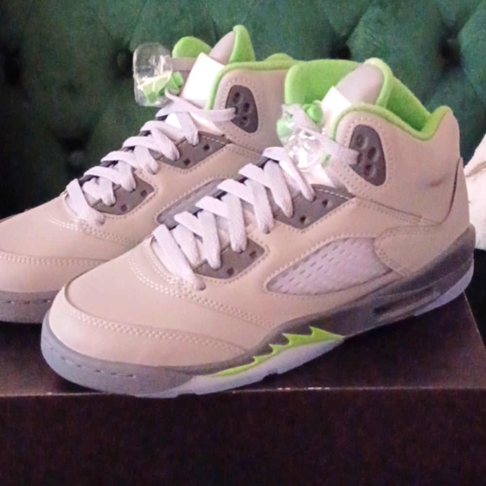 Jordans " green bean" addition sz 5Y